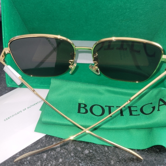 BOTTEGA VENETA Sunglasses NWT unisex Gold Aviator Sytle - Picture 4 of 6